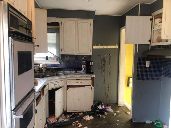 Before - Kitchen Garfield Heights